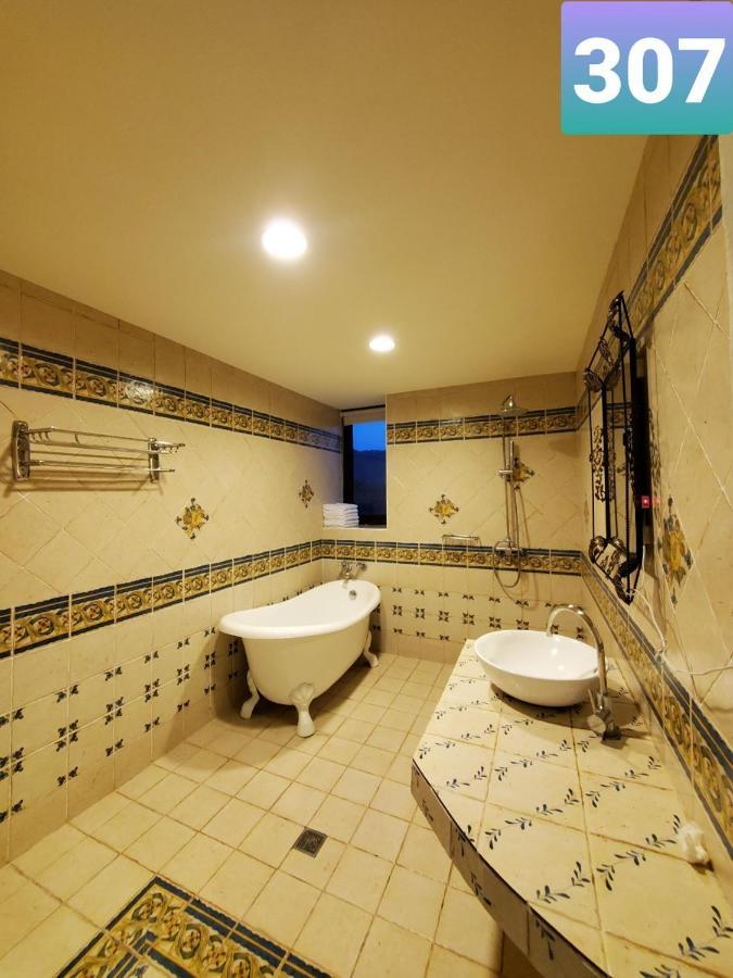 E-Ping Castle Hotel نانوان المظهر الخارجي الصورة